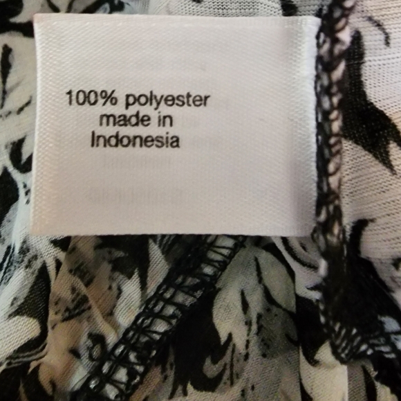 Lane Bryant Black, White, Gray Flutter Sleeve Blouse 14/16 NWT - Picture 6 of 8